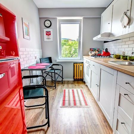 Apartament Halinka Salon, Sypialnia, Kuchnia, Balkon Powierzchnia 50M กรินีซา ดรอยจ์ ภายนอก รูปภาพ
